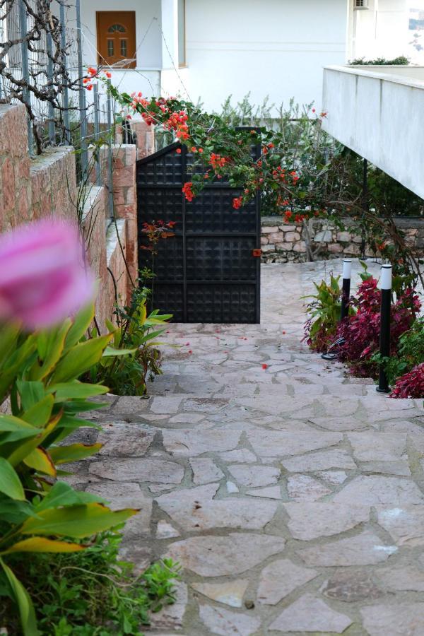 Davide Rooms Sarandë Exterior foto